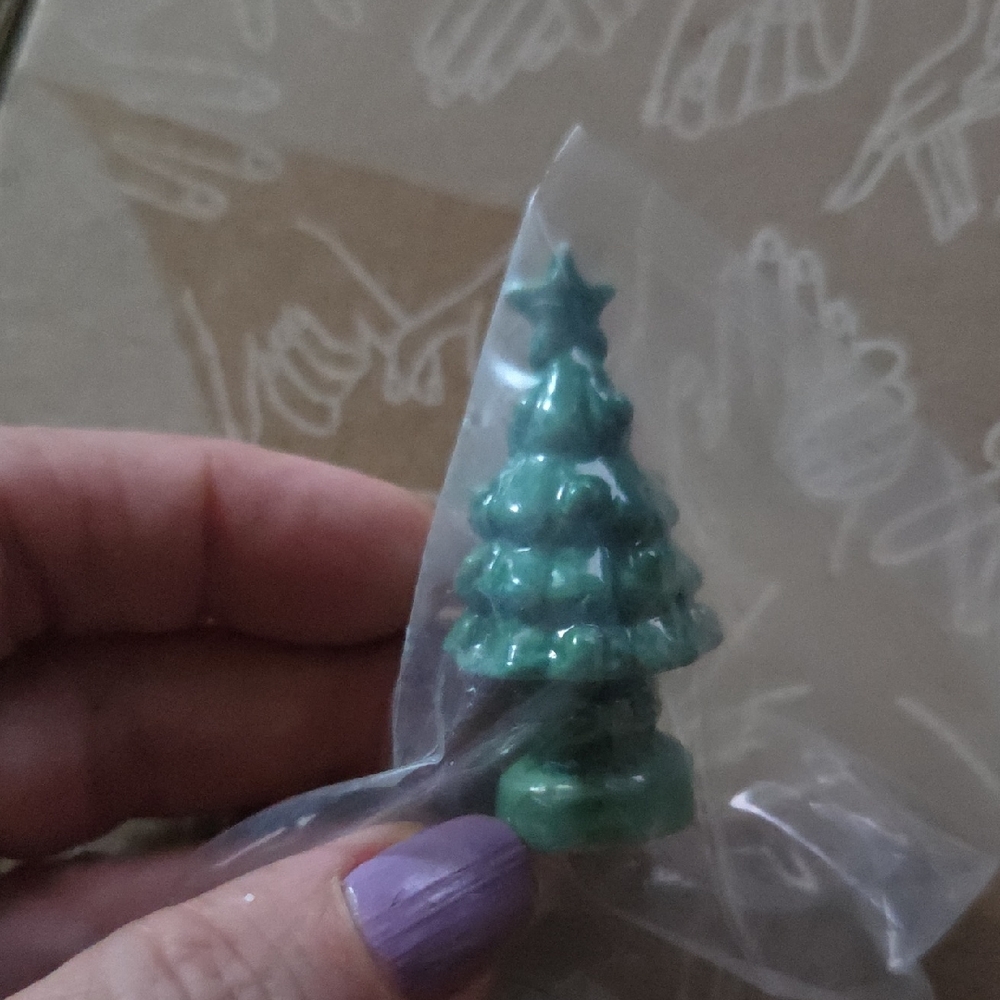 Red Rose Tea Wade England Green Ceramic Christmas Tree Figurine Calendar Series
